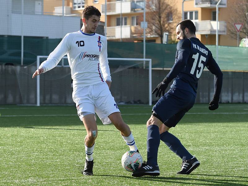 Fotbalista Marek Matocha (v bílém).