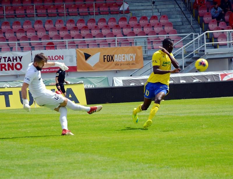 Fotbalisté Zbrojovky  v posledním přípravném utkání před opětovným zahájením druhé ligy podlehli Zlínu 0:5.