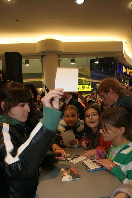 Ewa Farna si autogramiádu užívala