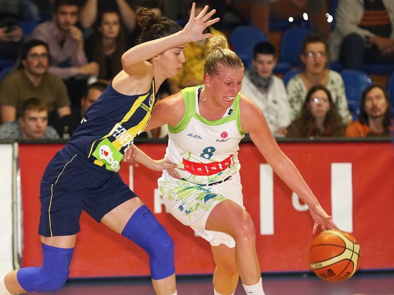 Basketbalistky Imosu se utkaly s týmem Fenerbahce Istanbul.