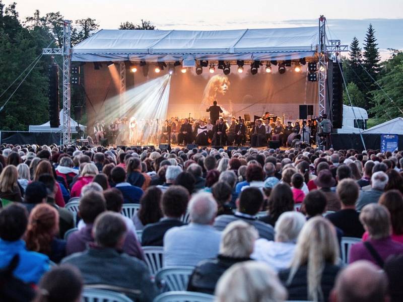 Melodie z nejslavnější rockové opery všech dob Jesus Christ Superstar v anglickém originále a velkém orchestrálním aranžmá představí v sobotu pod širým nebem herci Městského divadla Brno. 