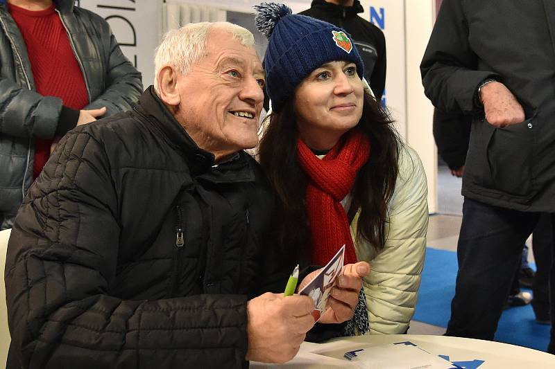 Olympijský festival v areálu brněnského výstaviště - beseda s hokejovou legendou Jozefem Golonkou.