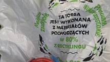 Policisté rozbili perníkový gang. Tablety k výrobě drogy převážel muž z Polska v lahvi od mléka.