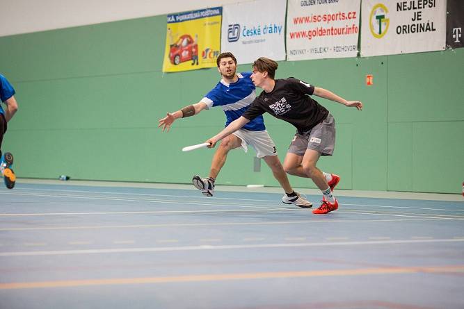 Loňské halové mistrovství České republiky v ultimate frisbee.