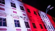 Ve středu 16. února se rozzářily významné budovy napříč republikou sokolskými barvami u příležitosti 160 let od založení organizace. Na snímku Jakuba Svobody je jihlavská radnice.