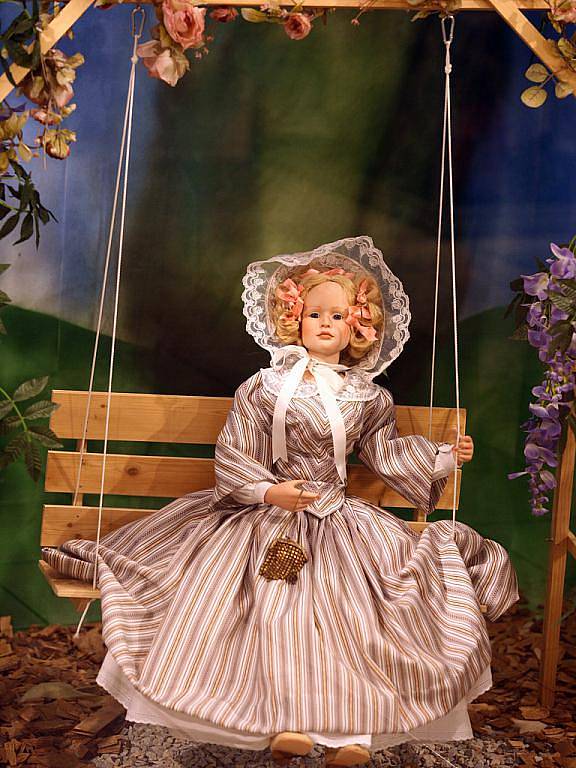 Expozice hraček z dílny Anny Šlesingerové nazvaná Jak se rodí panenky.