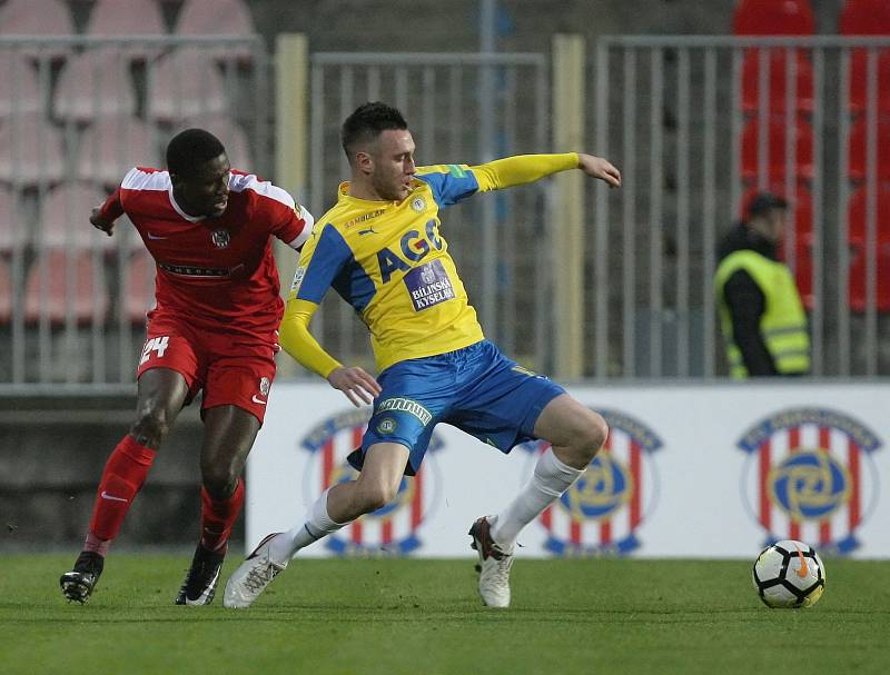 Fotbalisté brněnské Zbrojovky ve čtrnáctém kole domácí nejvyšší soutěže porazili brankou Michala Škody Teplice 1:0.