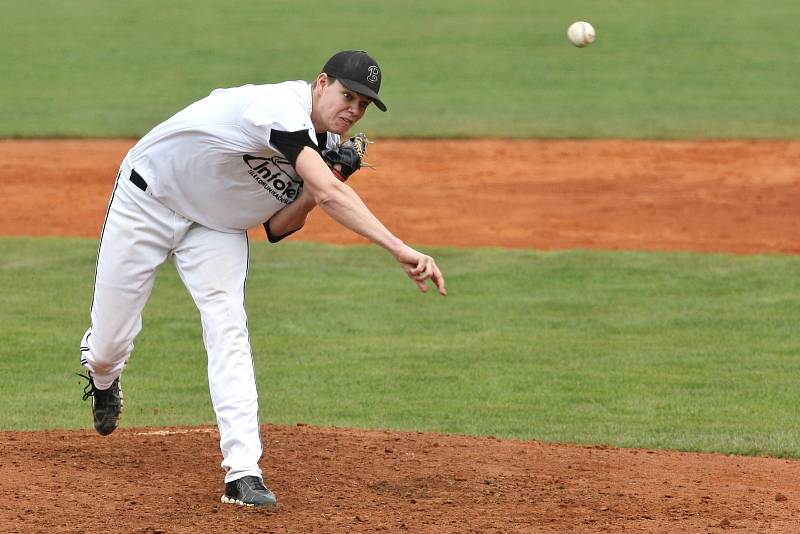 Baseballisté Draků Brno (v bílém).