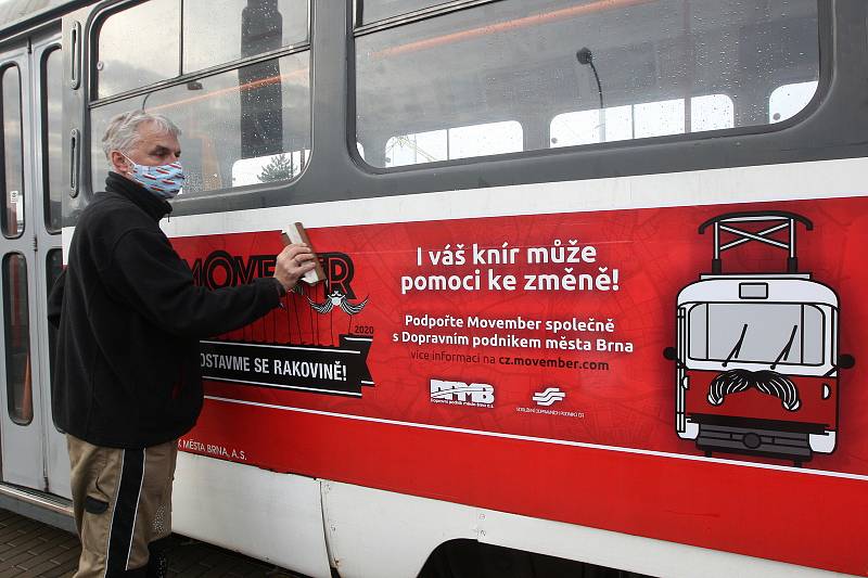 V rámci celosvětové kampaně Movember polepil Dopravní podnik města Brna svoje tramvaje kníry.