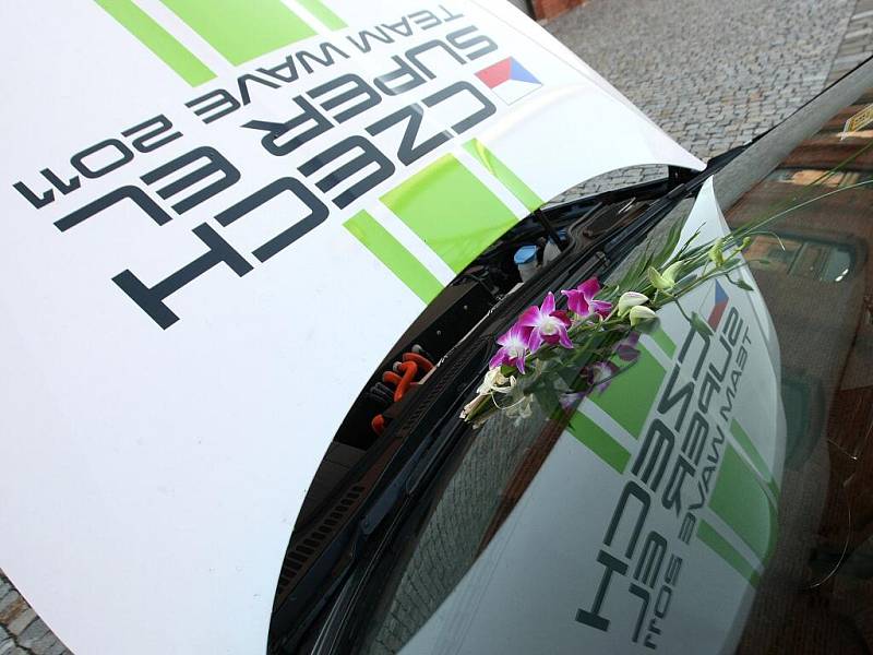 Téměř tři tisíce kilometrů už mají za sebou účastníci závodu elektromobilů Wave 2011. Ti vyrazili 11.9. z Paříže a v sobotu dopoledne se zastavili také v Brně. 