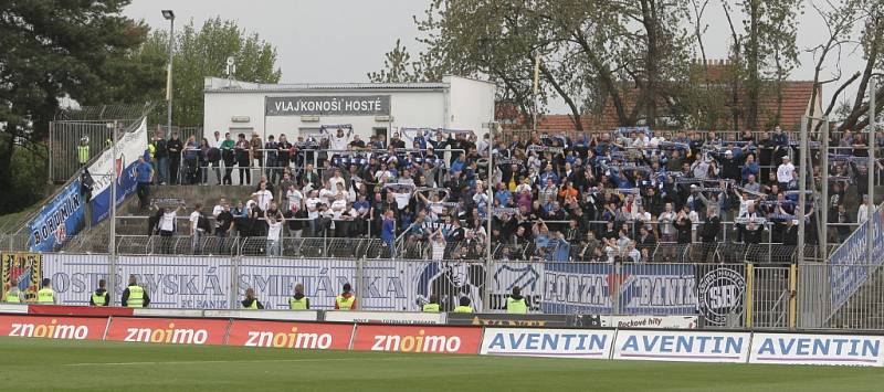 Fotbalisté Baníku Ostrava po trenérské výměně nečekaně ožili a ve 25. kola první ligy zvítězili v Brně nad Znojmem vysoko 4:0