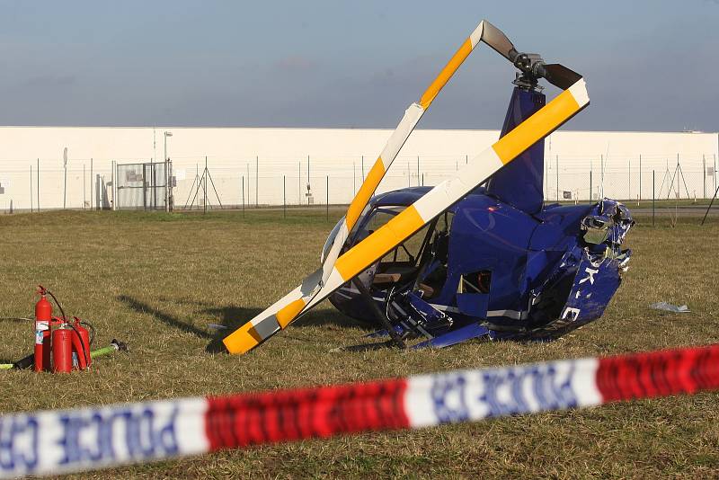 U brněnského letiště v Tuřanech havaroval lehký vrtulník.