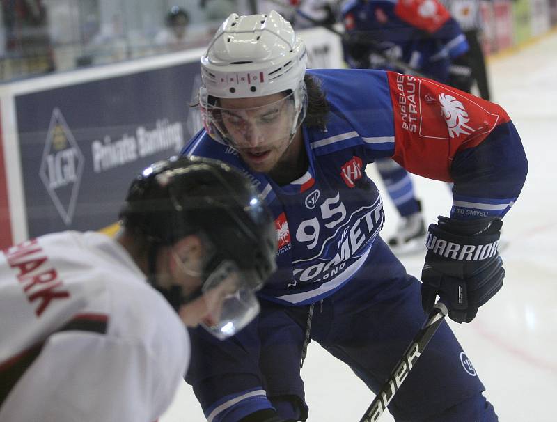 Brněnská Kometa v duelu hokejové Ligy mistrů přišla proti švédskému Malmö o tříbrankový náskok a utkání nakonec rozhodlo až prodloužení, které ovládla v přesilovce Kometa a zvítězila 5:4.