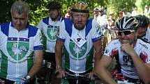 V brněnských Bosonohách se v neděli sešla řada osobností i obyčejných fanoušků cyklistiky, aby uctili legendárního brněnského závodníka Miloše Hrazdíru, od jehož úmrtí letos uplynulo dvacet let.