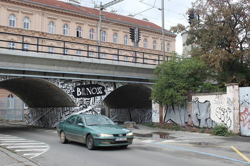 Proměnu mostu na Vlhké vzala pod taktovku výtvarnice Kateřina Šedá.