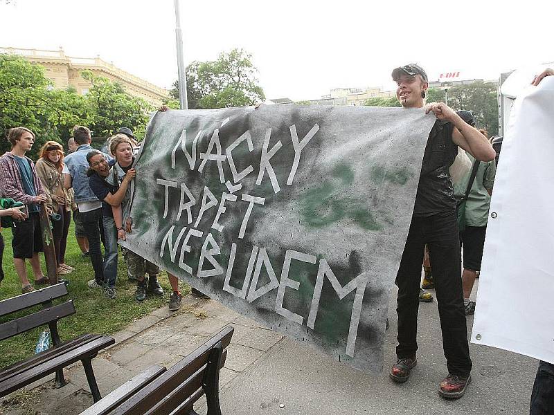 Pouliční demonstrace Protestfest prošla Brnem.