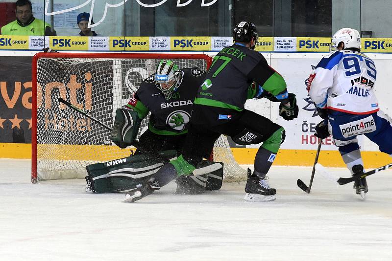 Hokejisté Komety Brno (v bílém) podlehli Mladé Boleslavi 0:2.