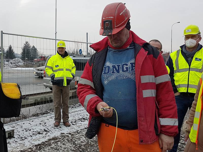 Zkušební odstřel na stavbě velkého městského okruhu v ulici Žabovřeská.