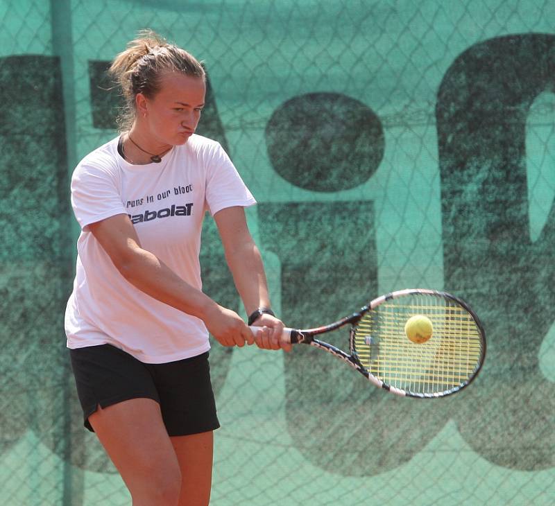 Brněnská rodačka minulý týden ovládla společně s Kateřinou Siniakovou juniorskou čtyřhru na nejprestižnějším tenisovém turnaji planety v londýnském Wimbledonu. 