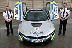 Nové hybridní BMW i8 jihomoravských policistů využívá pohon na elektřinu i spalovací motor.