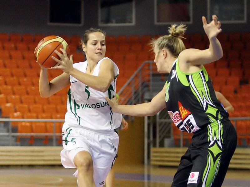 Basketbalistky Frisca porazily v přátelském utkání Valosun 91:64.