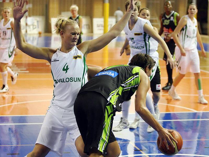 Basketbalistky Frisca porazily v přátelském utkání Valosun 91:64.