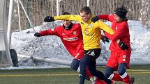 Fotbalisté brněnské Zbrojovky (v červeném) zdolali 1. FC Slovácko 2:0.