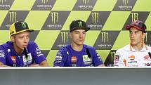 Tisková konference s jezdci Moto GP - zleva Valentino Rossi, Maverick Viňales a Marc Márquez.