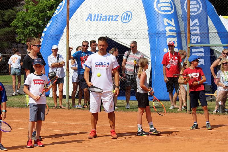 V tenisové exhibici na Olympijském festivalu v Brně si zahráli Lucie Šafářová, Tomáš Plekanec, Daniela Bedáňová a Eva Samková.