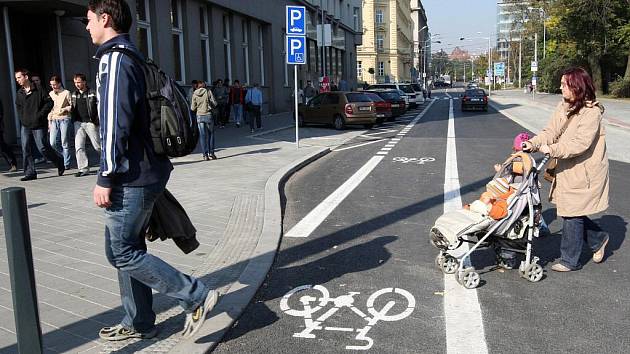 Cyklopruh mezi Joštovou a Brandlovou ulicí.