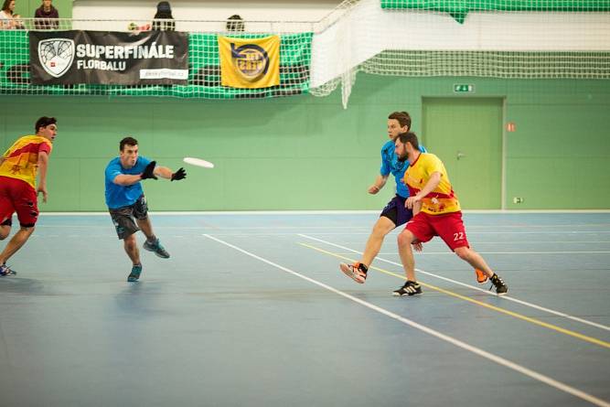 Loňské halové mistrovství České republiky v ultimate frisbee.