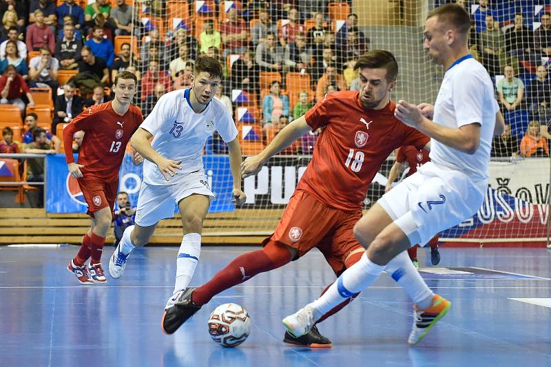 Kvalifikační turnaj na futsalové MS 2020 - ČR (červená) Slovinsko (bílá)