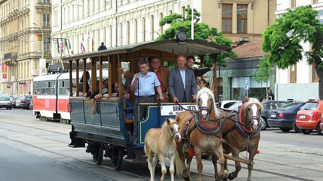 Historická koněspřežná tramvaj v Brně.