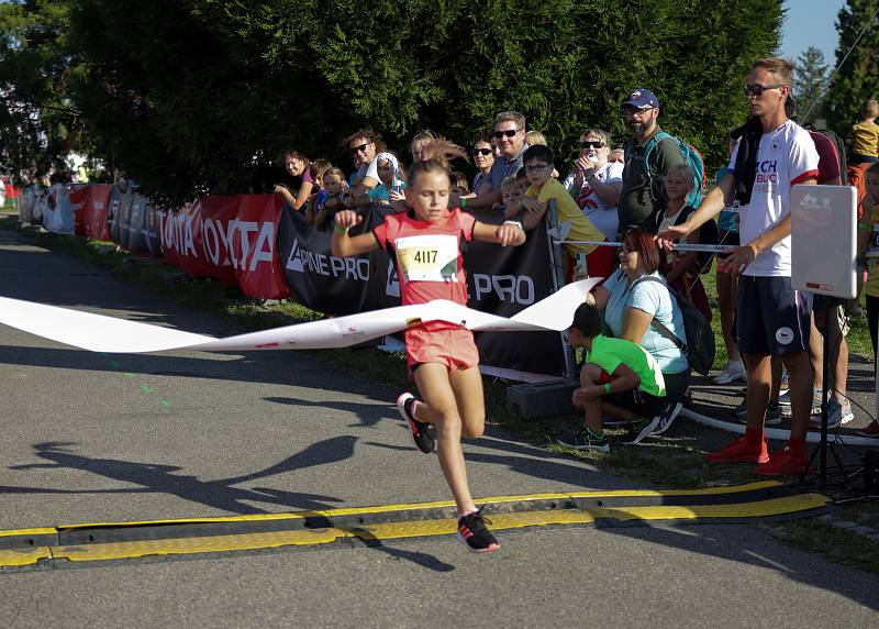 T-mobile Olympijský běh připomíná den založení Mezinárodního olympijského výboru. V Brně obíhali malí i velcí běžci biotop u rozhledny Komec a znovu naplňovali staré olympijské heslo, že není důležité vyhrát, ale zúčastnit se.