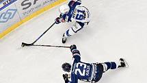 Utkání předkola play off hokejové extraligy - 5. zápas: HC Vítkovice Ridera - HC Kometa Brno, 16. března 2021 v Ostravě. (zleva) Marek Kalus z Vítkovic a Daniel Rákos z Brna.