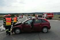 Dopravní nehoda dvou osobních automobilů na křižovatce mezi Ostravačicemi a Rosicemi. Ke srážce došlo v pátek odpoledne.