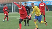 Fotbalisté Zbrojovky (v červeném) ani ve druhém utkání zimní Tipsport ligy nevyhráli. Po úvodní remíze 3:3 s olomouckým béčkem ve středu po poledni podlehli prvoligovému Zlínu 0:1.