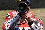 Vyhlášení vítězů závodu Moto GP - 1. Andrea Dovizioso, 2. Jorge Lorenzo a 3. Marc Márquez