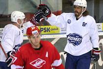 Kometa porazila Spartak Moskva, účastníka KHL, 4:2.