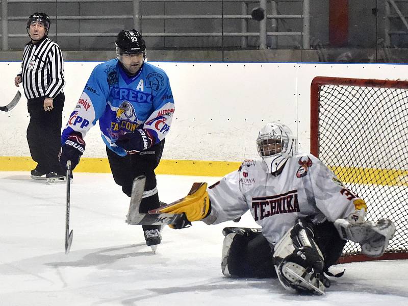 Brněnské hokejové legendy se v utkání roku 2016 střetly v halách Dětí a mládeže za Lužánkami s pětinásobným vítězem BHL HC Falcons Hrušovany.