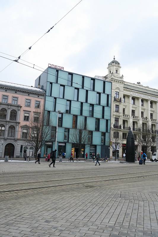 Obchodní palác Omega na náměstí Svobody v Brně stojí patnáct let.