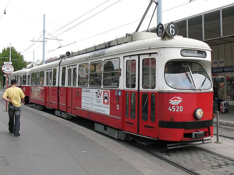 Tramvaj E1 pojede z Vídně do Mělníka kvůli opravě. Od prosince příštího roku bude součástí rozsáhlé výstavy ve vídeňském Prateru.