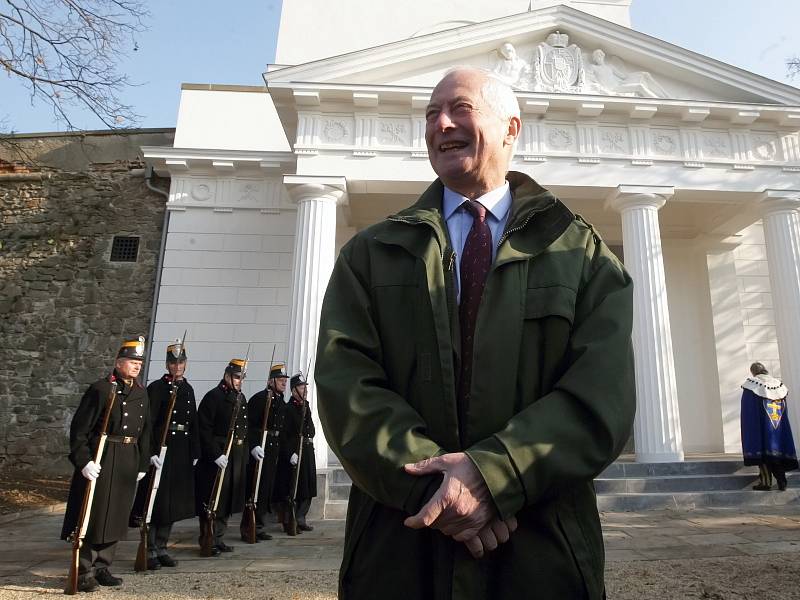 Už je tomu devět let, co naposledy lichtenštejnský kníže Hans Adam II. zavítal do Vranova u Brna. Ve středu přijel znovu, aby se podíval na výsledek tříleté rekonstrukce rodinné hrobky. 