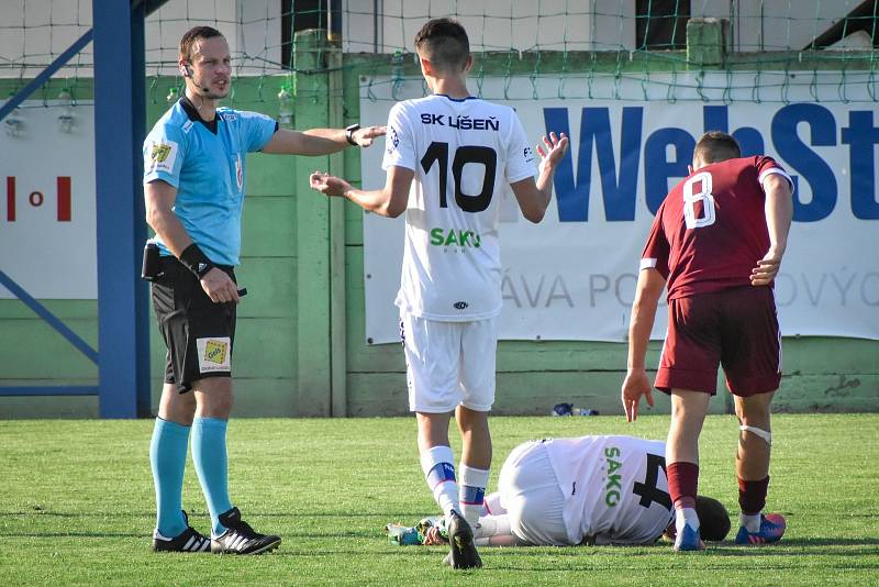 Líšeňští fotbalisté (v bílém) porazili rezervu pražské Sparty 1:0.