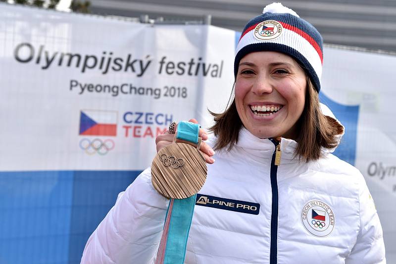 Olympijský festival v areálu brněnského výstaviště - bronzová medailistka Eva Samková.