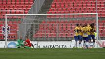 Zbrojovku v Brně pokořili fotbalisté Teplic čtyřmi góly.