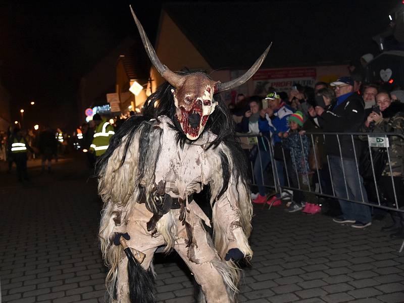 Pochod čertů v Židlochovicích na Brněnsku.