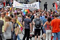 První český průvod gayů a lesbiček skončil