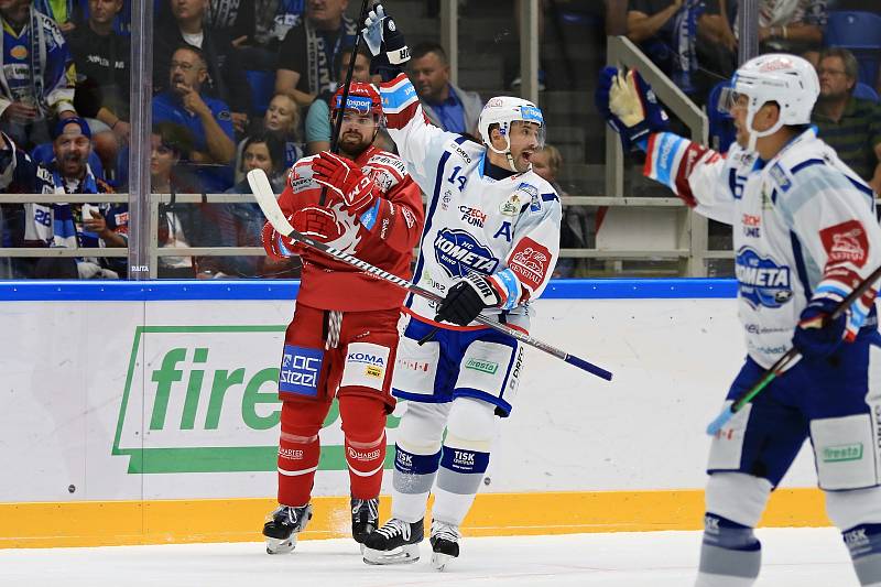 Hokejisté Komety ve druhém kole extraligy 2019/2020 zdolali na domácím ledě Třinec 2:1 po nájezdech.