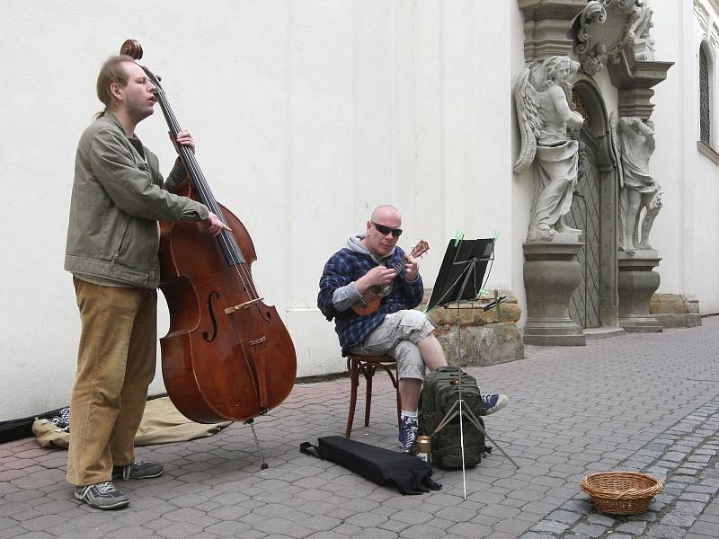 Pouliční muzikanti v centru Brna.